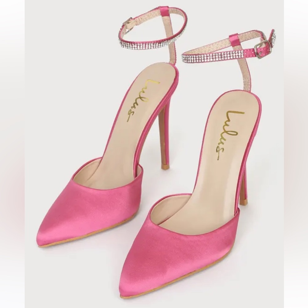 Lulu’s pink heels